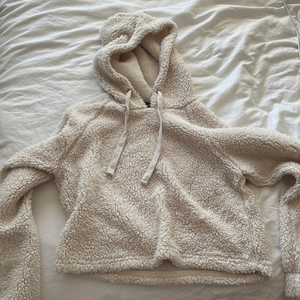 Cropped Beige Fluffy Hooded Sweatshirt - never worn - size S